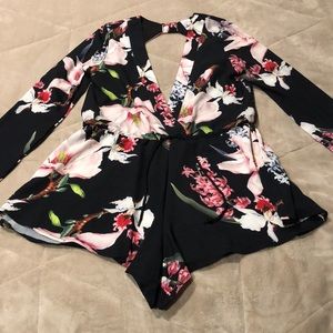 Selfie Leslie Flower Romper- S